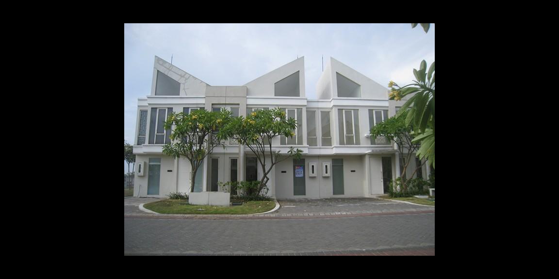 Sewa Rumah 2 lantai Minimalis Modern di Grand Pakuwon, Tandes, Surabaya Sewa Rumah 2 lantai Minimalis Modern di Grand Pakuwon, Tandes, Surabaya