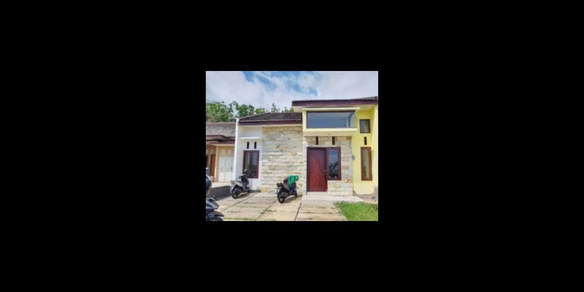 Rumah Termurah di Kota Batu type 50/73m², 300jt siap huni, free all pajak. Rumah dg view pegunungan dan udara dingin kota batu, dg lokasi strategis sebagai hunian atau investasi menggiurkan masa depan di kota wisata Premium Kota Batu Rumah Termurah di Kota Batu type 50/73m², 300jt siap huni, free all pajak. Rumah dg view pegunungan dan udara dingin kota batu, dg lokasi strategis sebagai hunian atau investasi menggiurkan masa depan di kota wisata Premium Kota Batu