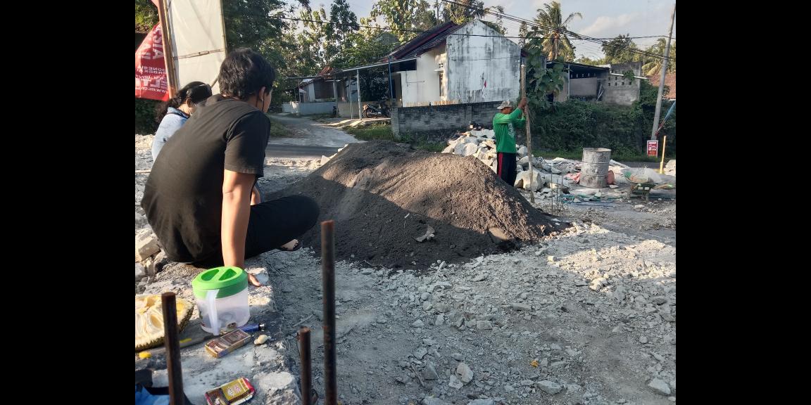 Dijual rumah modern pinggir jalan. Investasi cepat untungnya! Dijual rumah modern pinggir jalan. Investasi cepat untungnya!