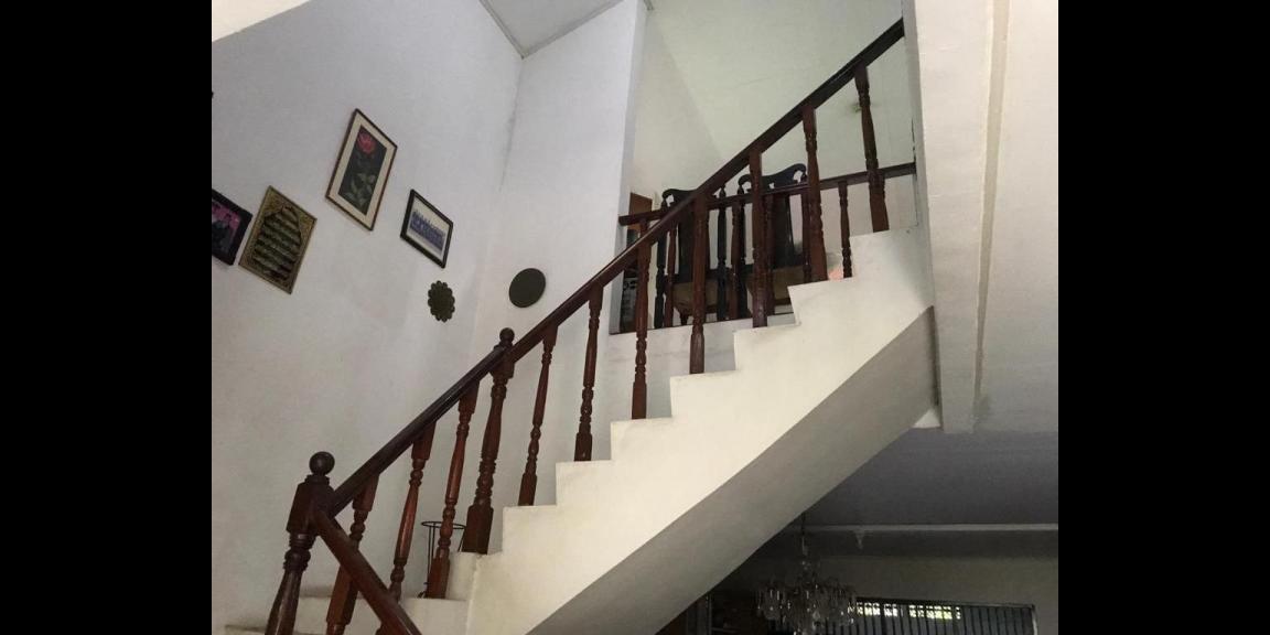 Ada kolam renangnya. Rumah second dijual di cinere, depok Ada kolam renangnya. Rumah second dijual di cinere, depok