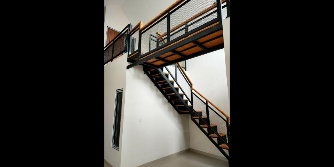 Rumah 2lantai Pancoran Mas dekat stasiun Depok Baru Rumah 2lantai Pancoran Mas dekat stasiun Depok Baru