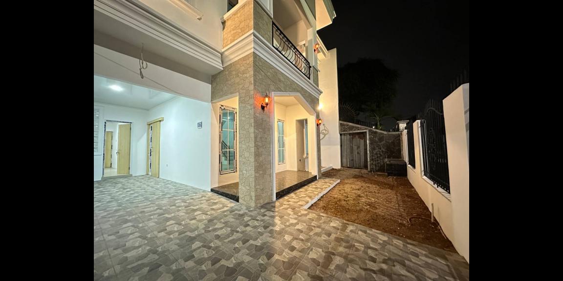 Dijual Rumah mewah 5 kamar Pondok Bambu Duren Sawit Jakarta Timur Dijual Rumah mewah 5 kamar Pondok Bambu Duren Sawit Jakarta Timur
