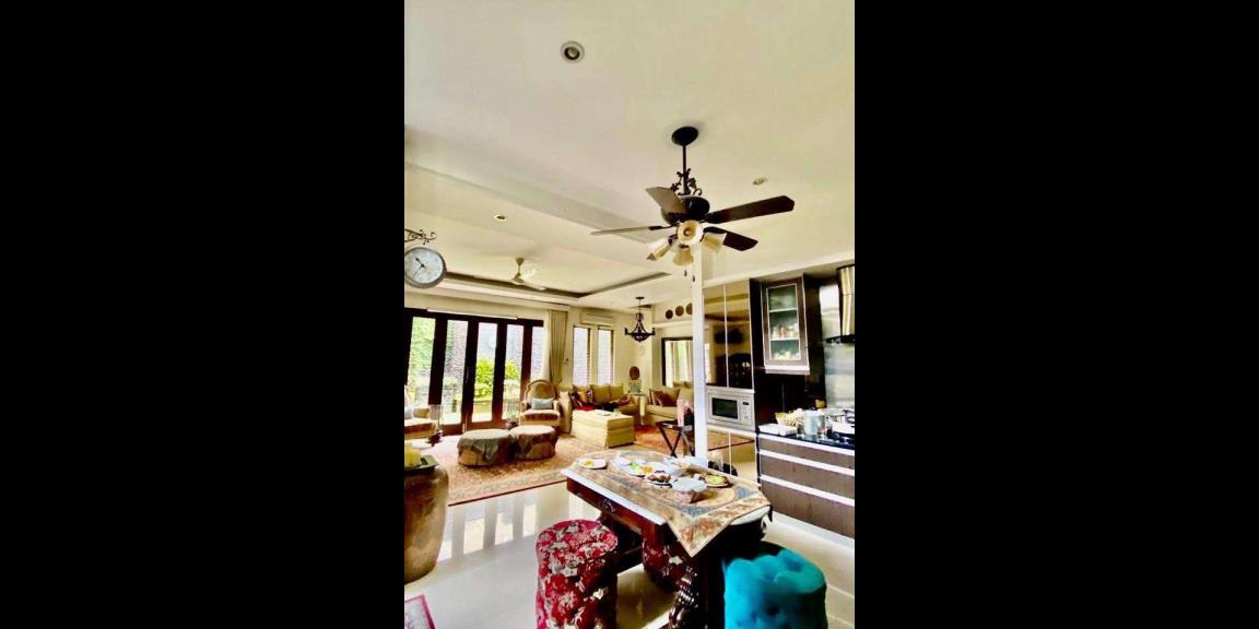 Rumah mewah ada kolam renang Duren Tiga Pancoran Jakarta Selatan Rumah mewah ada kolam renang Duren Tiga Pancoran Jakarta Selatan