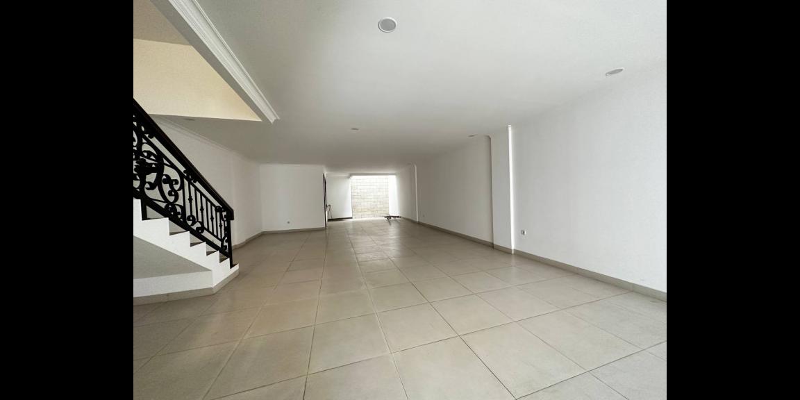 Rumah 3lantai strategis pusat bisnis Cempaka Putih Jakarta Pusat Rumah 3lantai strategis pusat bisnis Cempaka Putih Jakarta Pusat