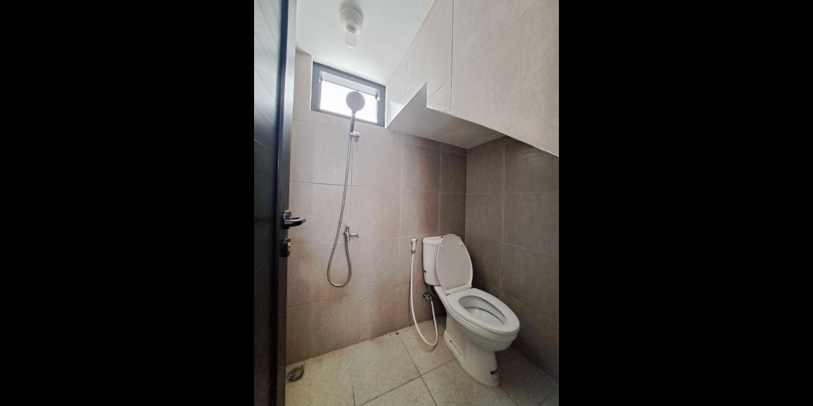 Rumah 2lantai rooftop dekat Stasiun Cawang Jakarta Timur Rumah 2lantai rooftop dekat Stasiun Cawang Jakarta Timur