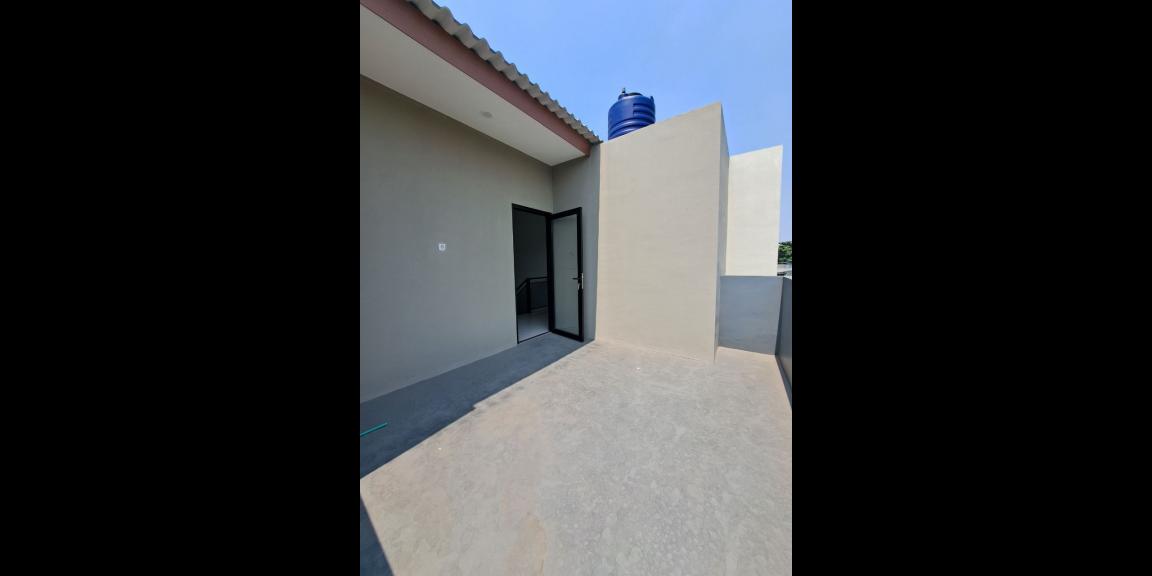 Rumah 2lantai rooftop dekat Stasiun Cawang Jakarta Timur Rumah 2lantai rooftop dekat Stasiun Cawang Jakarta Timur