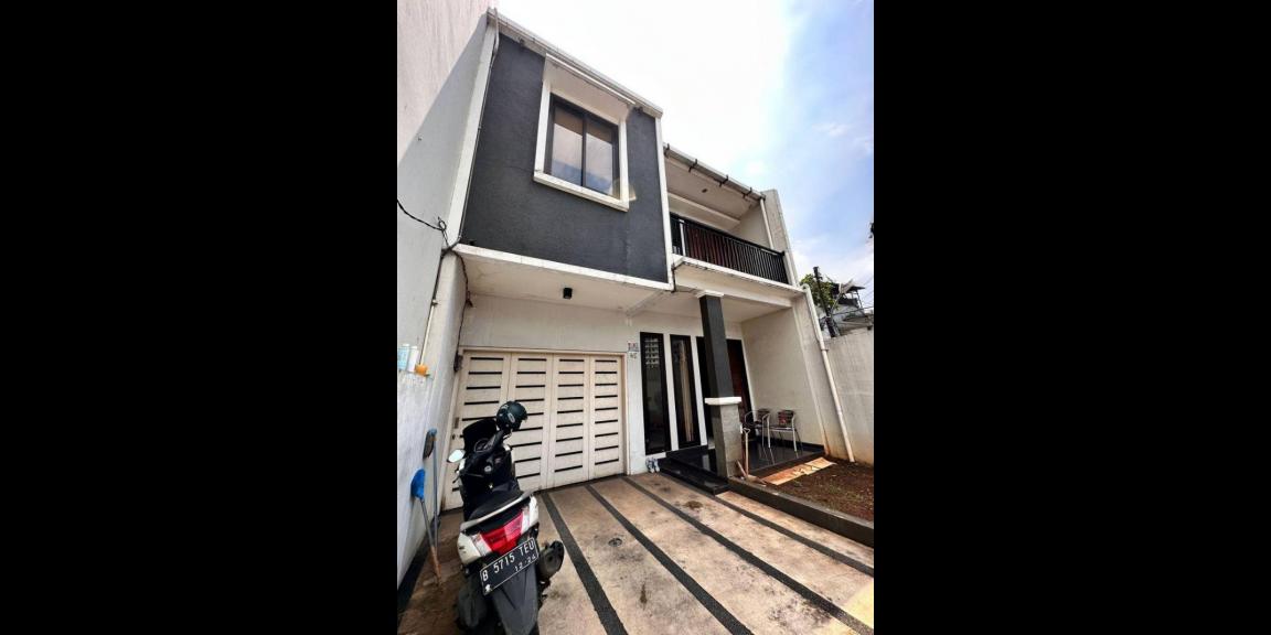 Rumah second dekat stasiun LRT Jatibening Bekasi Rumah second dekat stasiun LRT Jatibening Bekasi