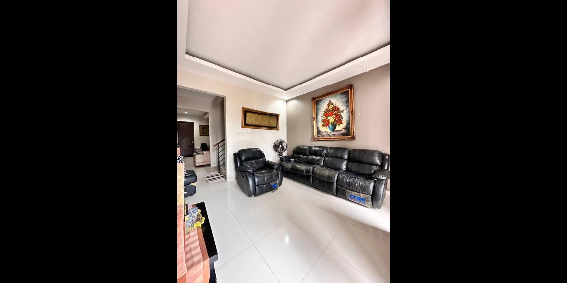 Rumah second dekat stasiun LRT Jatibening Bekasi Rumah second dekat stasiun LRT Jatibening Bekasi