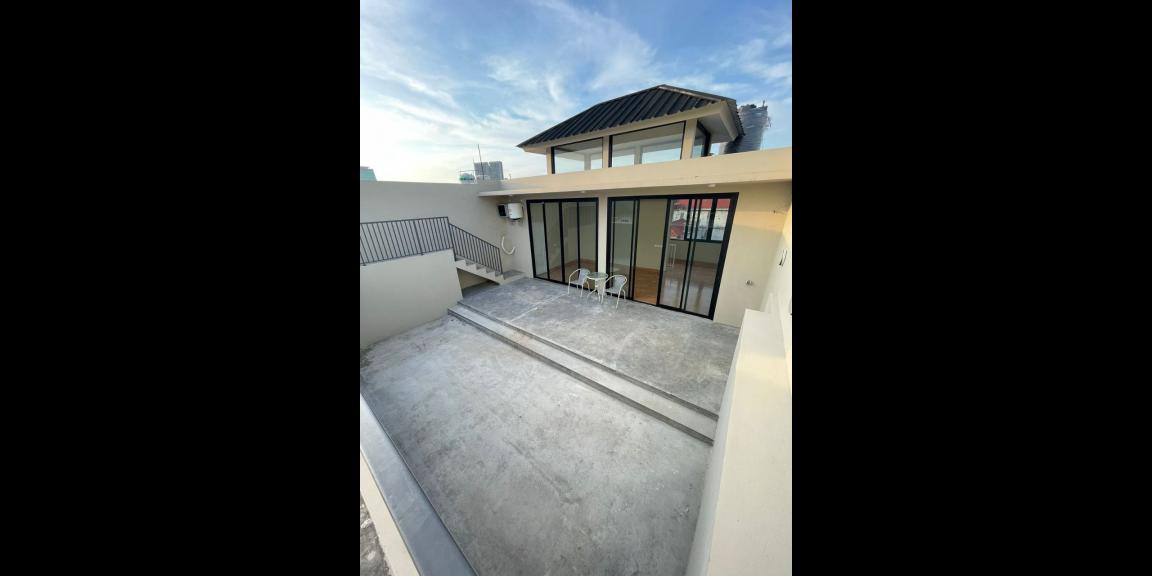 Rumah baru 4lantai rooftop Pulomas Jakarta Timur Rumah baru 4lantai rooftop Pulomas Jakarta Timur