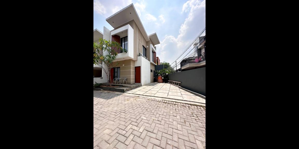 Rumah mewah hook Condet Kramatjati Jakarta Timur bonus furnished Rumah mewah hook Condet Kramatjati Jakarta Timur bonus furnished