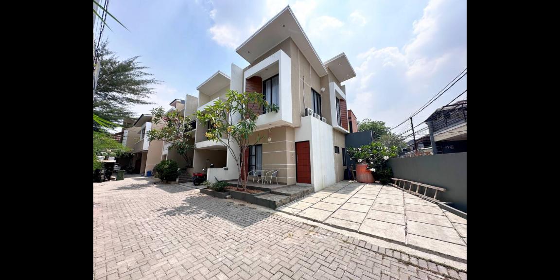 Rumah mewah hook Condet Kramatjati Jakarta Timur bonus furnished Rumah mewah hook Condet Kramatjati Jakarta Timur bonus furnished