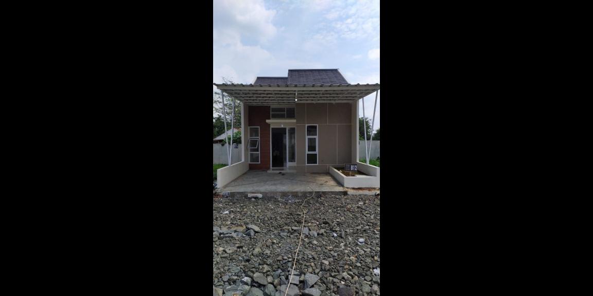 Rumah Cluster dilewati angkot pinggir jalan Citayam dekat Depok Rumah Cluster dilewati angkot pinggir jalan Citayam dekat Depok