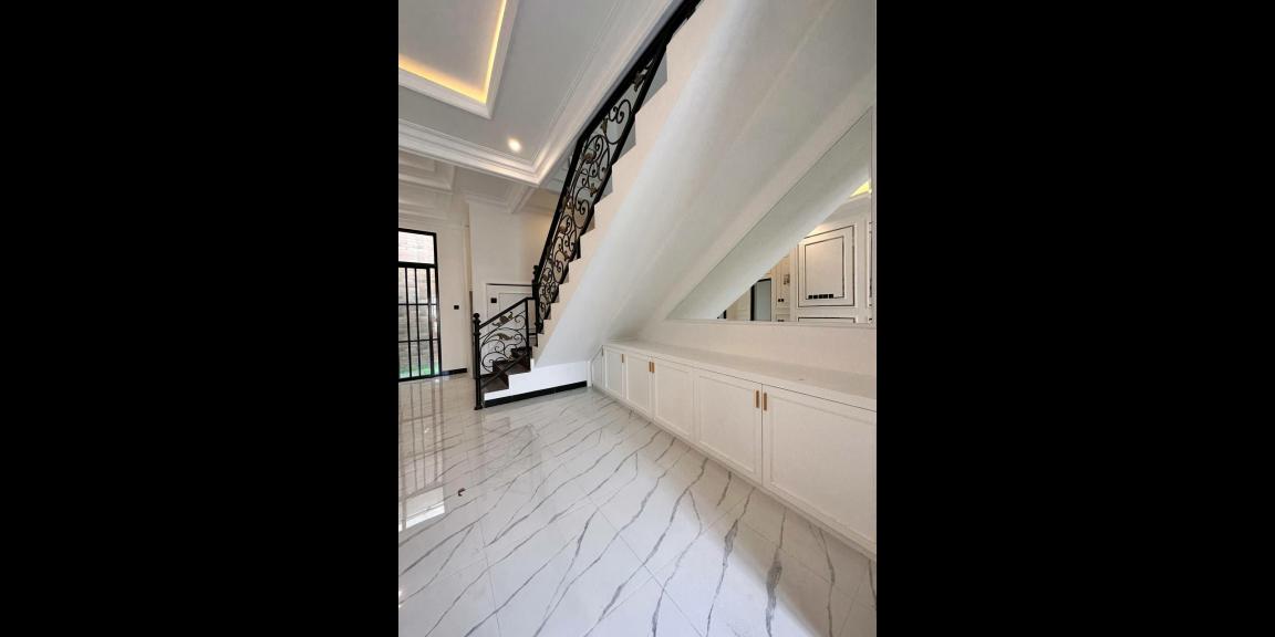 Hunian bergaya klasik modern Kebagusan Jakarta Selatan Hunian bergaya klasik modern Kebagusan Jakarta Selatan