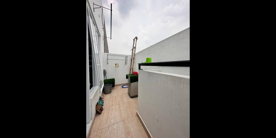 Rumah seken 2lantai Bambu Apus Jakarta Timur bisa kpr Rumah seken 2lantai Bambu Apus Jakarta Timur bisa kpr