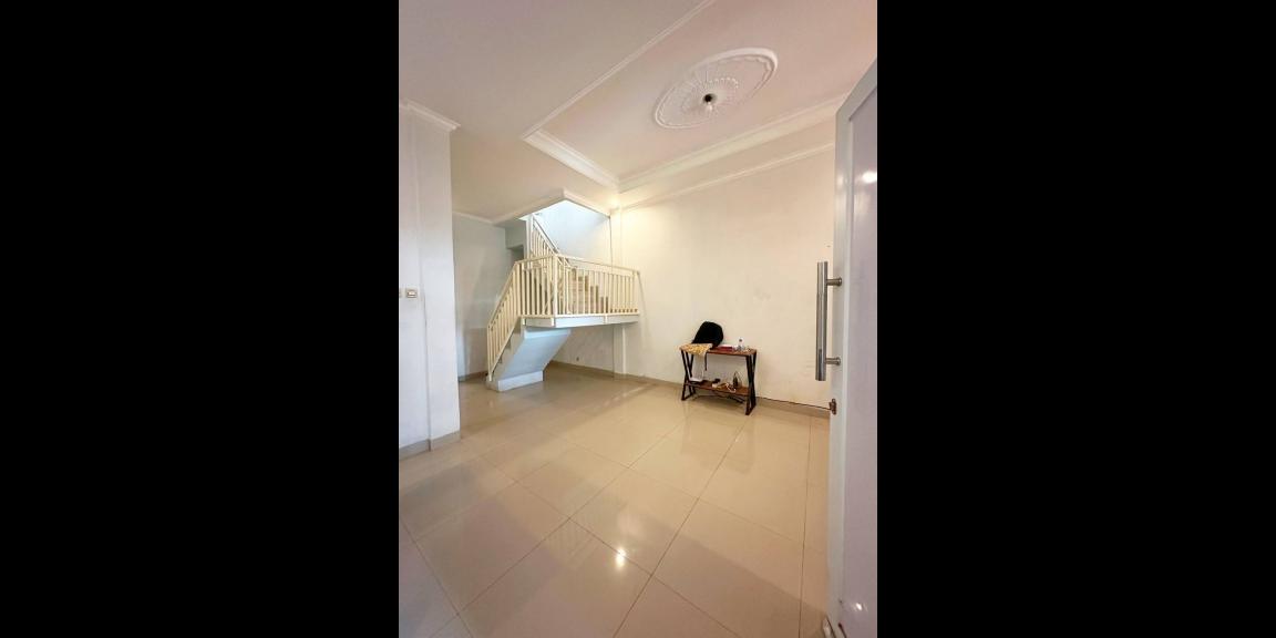 Rumah Secondary 2 lantai Balekambang Condet Jakarta Timur Rumah Secondary 2 lantai Balekambang Condet Jakarta Timur