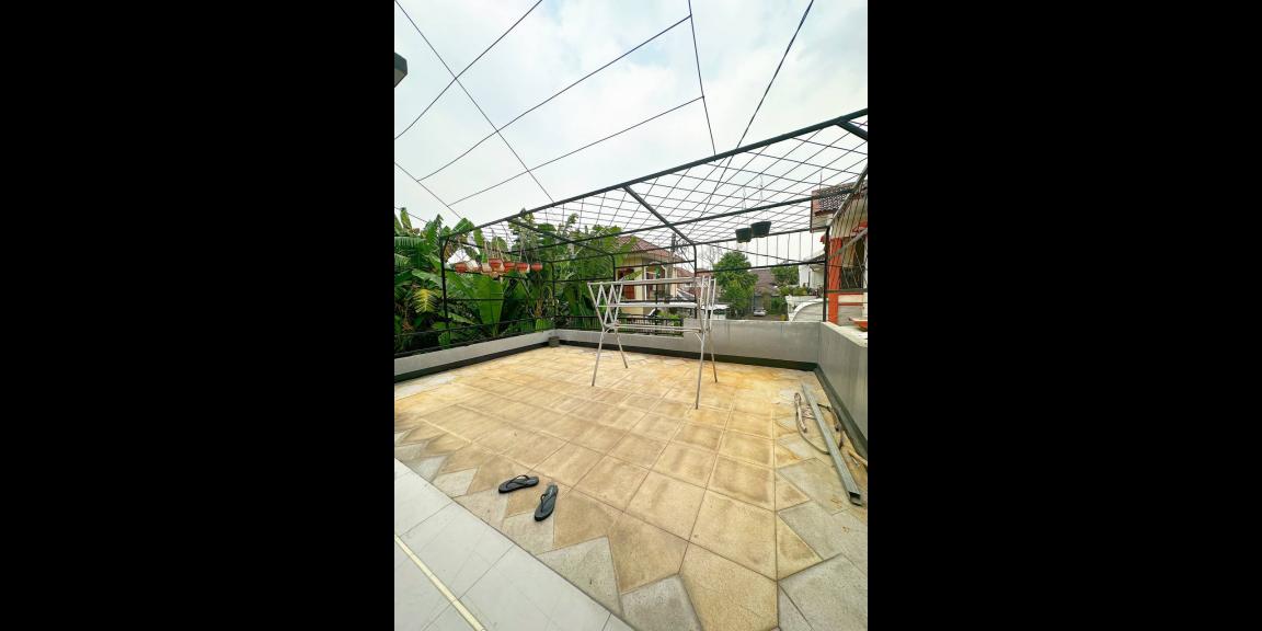 Rumah Secondary 2 lantai Balekambang Condet Jakarta Timur Rumah Secondary 2 lantai Balekambang Condet Jakarta Timur