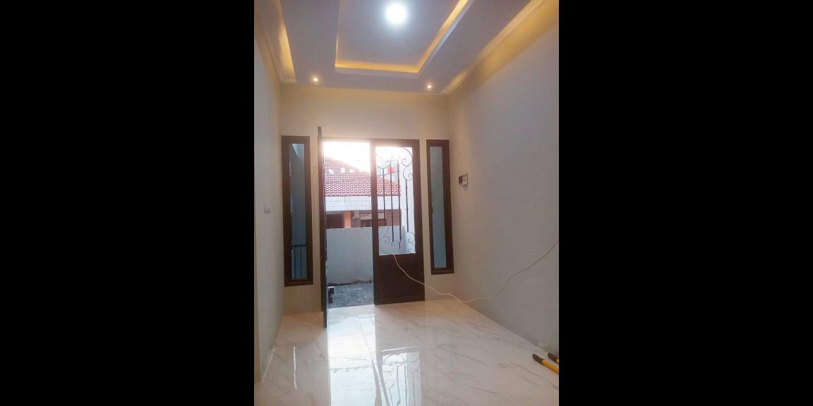Rumah baru desain klasik bonus Rooftop Kalisari Jakarta Timur Rumah baru desain klasik bonus Rooftop Kalisari Jakarta Timur