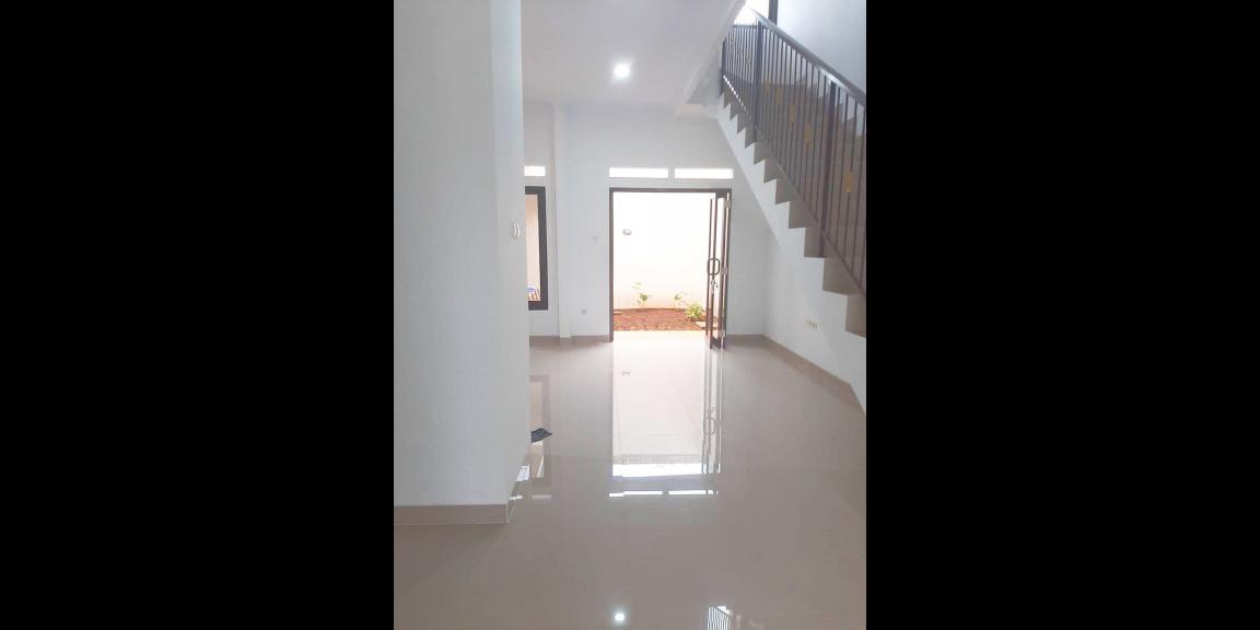 Rumah baru 2lantai Jalan Raya Kodau Kota Bekasi Rumah baru 2lantai Jalan Raya Kodau Kota Bekasi