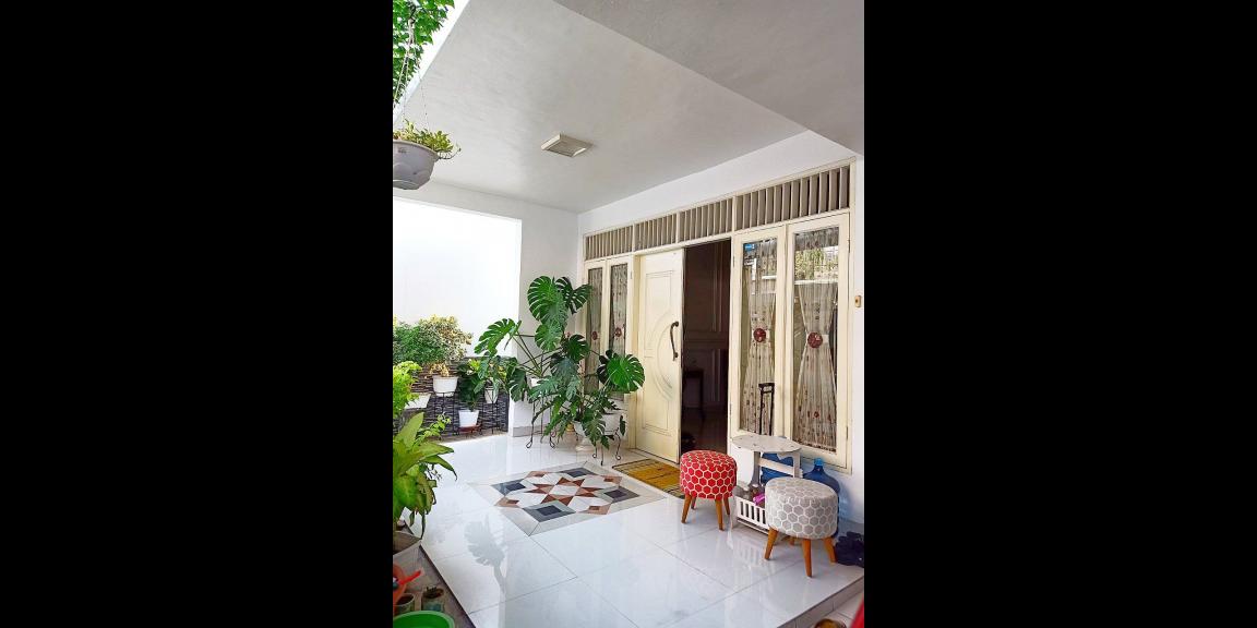 Rumah luas nyaman Utan Kayu Matraman Jakarta Timur dekat tol Rumah luas nyaman Utan Kayu Matraman Jakarta Timur dekat tol