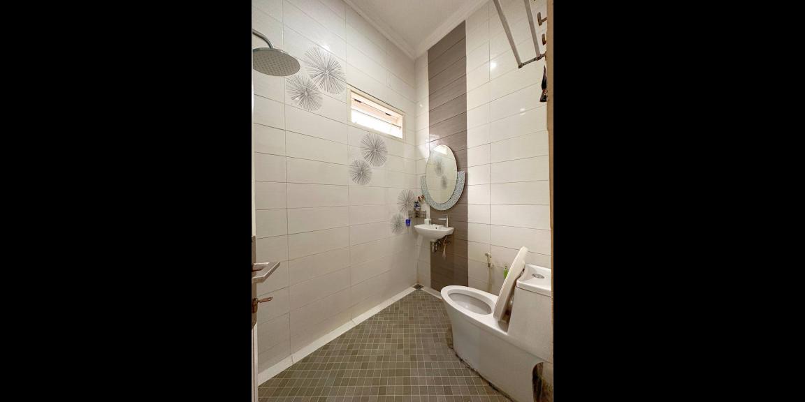 Rumah luas nyaman Utan Kayu Matraman Jakarta Timur dekat tol Rumah luas nyaman Utan Kayu Matraman Jakarta Timur dekat tol