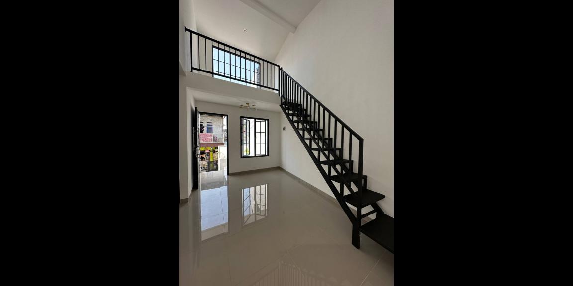 Rumah type mezzanine dekat pasar Ciracas Jakarta Timur Rumah type mezzanine dekat pasar Ciracas Jakarta Timur