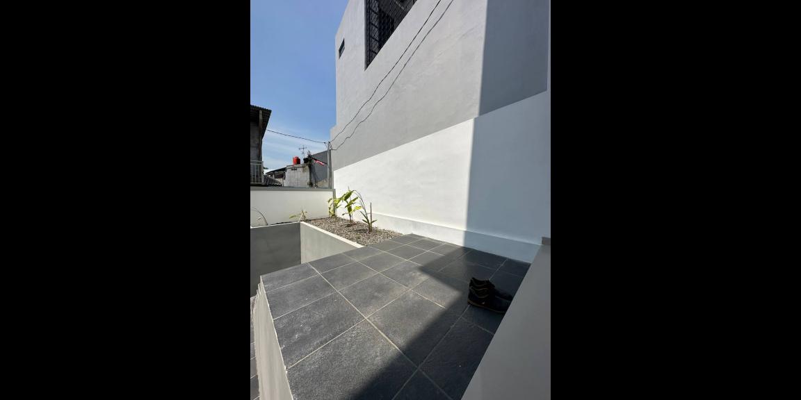 Rumah type mezzanine dekat pasar Ciracas Jakarta Timur Rumah type mezzanine dekat pasar Ciracas Jakarta Timur