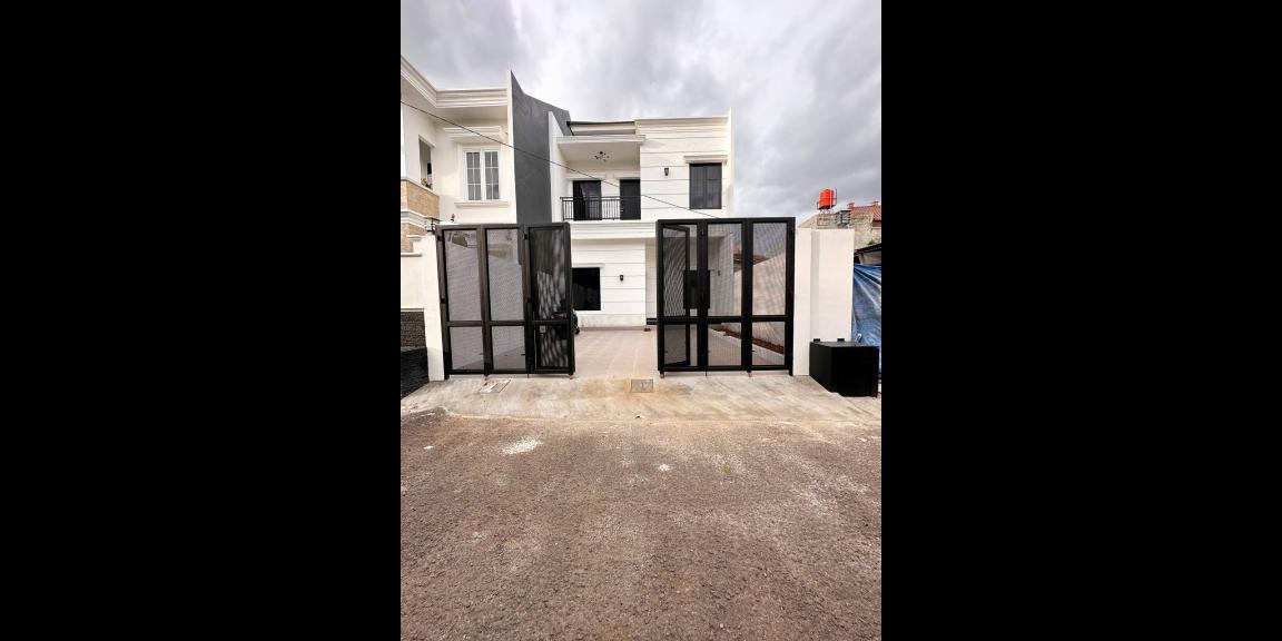 Rumah klasik Pondok Bambu Duren Sawit Jakarta Timur Rumah klasik Pondok Bambu Duren Sawit Jakarta Timur