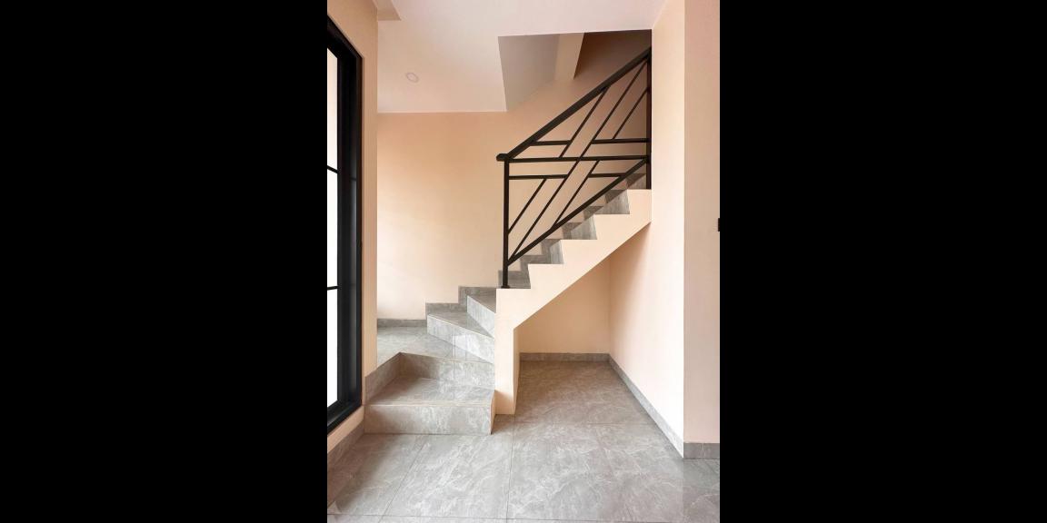 Rumah exclusive modern siap huni di Cipayung Jakarta Timur Rumah exclusive modern siap huni di Cipayung Jakarta Timur