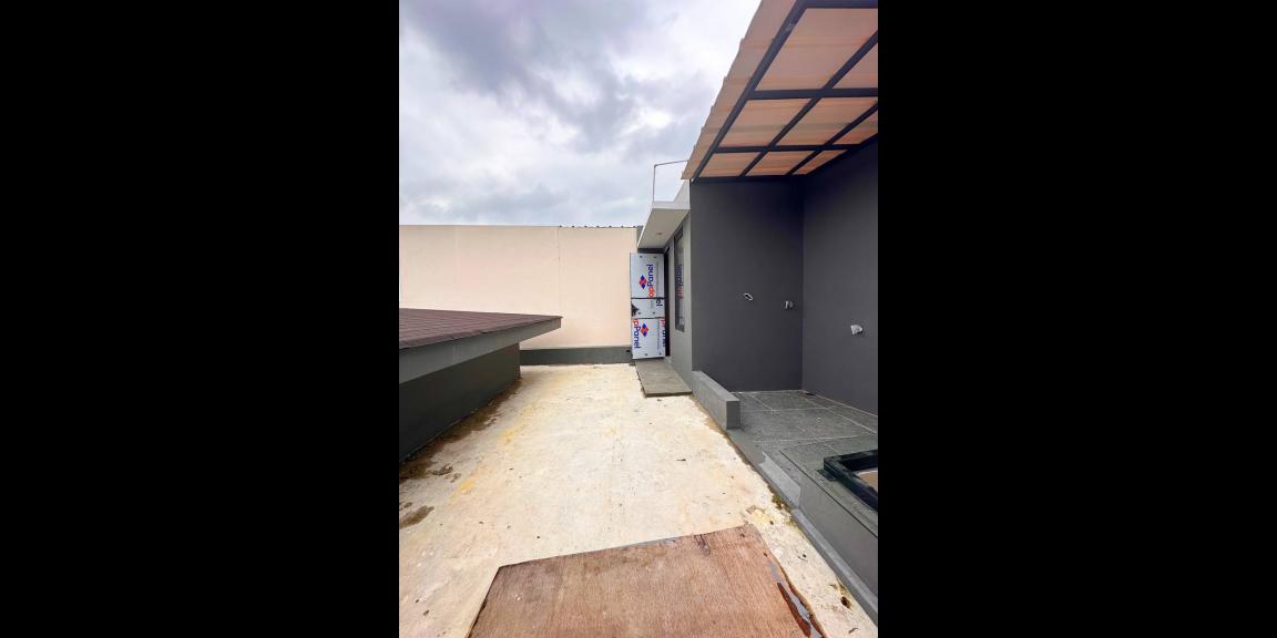 Rumah exclusive modern siap huni di Cipayung Jakarta Timur Rumah exclusive modern siap huni di Cipayung Jakarta Timur