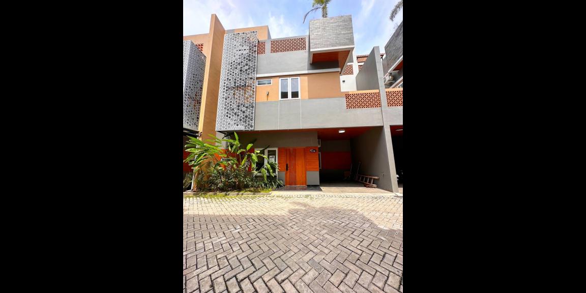 Rumah Rooftop Strategis area Jagakarsa Jakarta Selatan Rumah Rooftop Strategis area Jagakarsa Jakarta Selatan