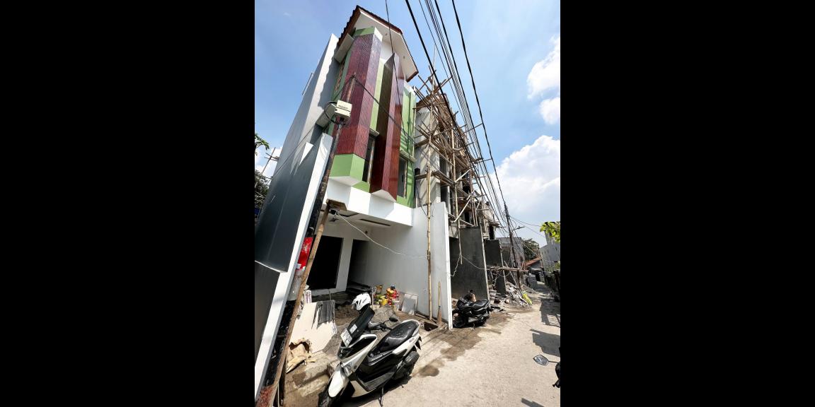 Rumah modern 3lantai strategis di Utan Kayu Matraman Jakarta Timur Rumah modern 3lantai strategis di Utan Kayu Matraman Jakarta Timur