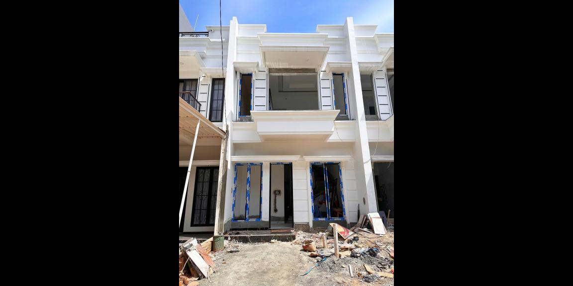 Rumah 2lantai plus rooftop di Lenteng Agung Jakarta Selatan Rumah 2lantai plus rooftop di Lenteng Agung Jakarta Selatan