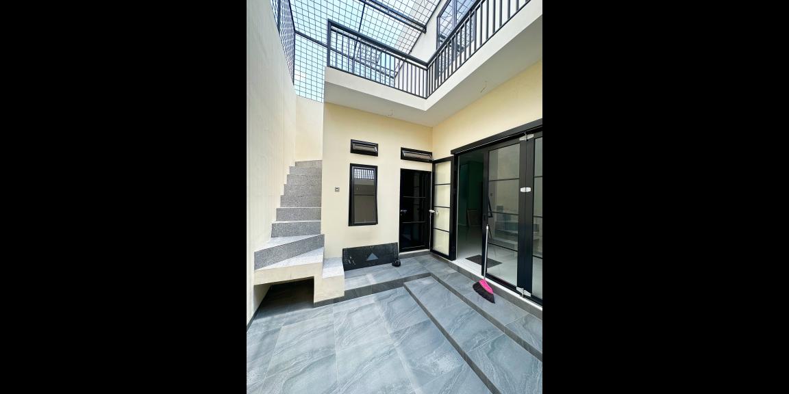 Rumah baru 3lantai strategis di Duren Sawit Jakarta Timur Rumah baru 3lantai strategis di Duren Sawit Jakarta Timur