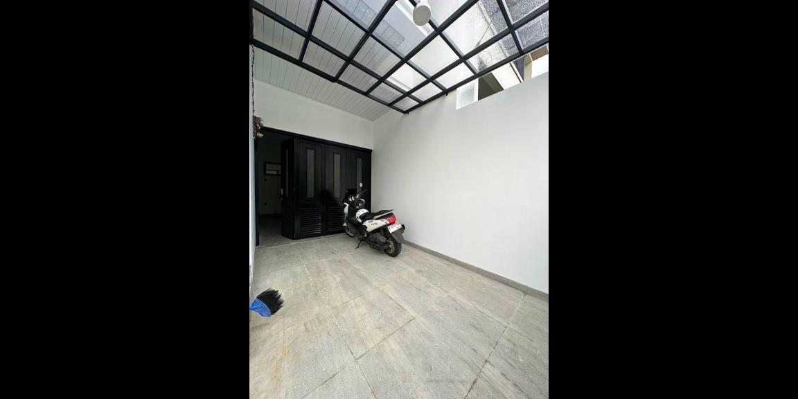 Rumah baru bonus kolam renang di Mampang Jakarta Selatan Rumah baru bonus kolam renang di Mampang Jakarta Selatan