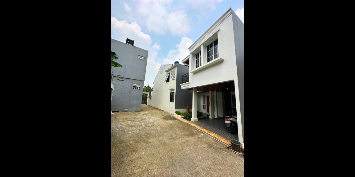 Rumah 2lantai nyaman asri di Tanah Baru Beji Depok Rumah 2lantai nyaman asri di Tanah Baru Beji Depok
