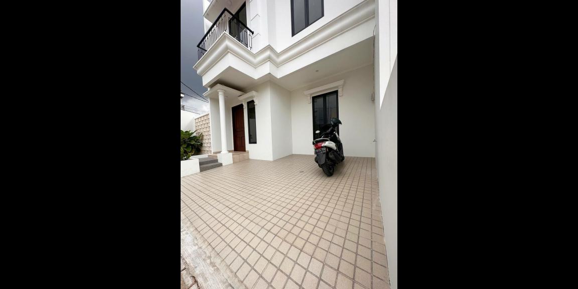 Rumah 2 lantai ready stock dekat lrt Cikunir Jatibening Bekasi Rumah 2 lantai ready stock dekat lrt Cikunir Jatibening Bekasi