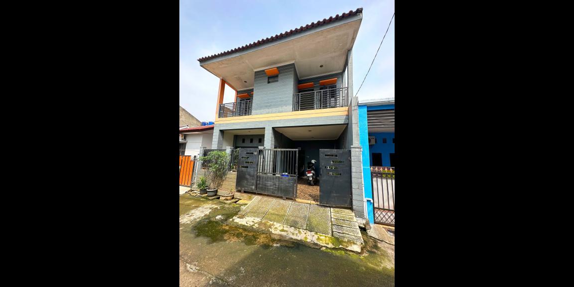 Rumah second 2lantai di Jati Rahayu Pondok Gede Bekasi  Rumah second 2lantai di Jati Rahayu Pondok Gede Bekasi
