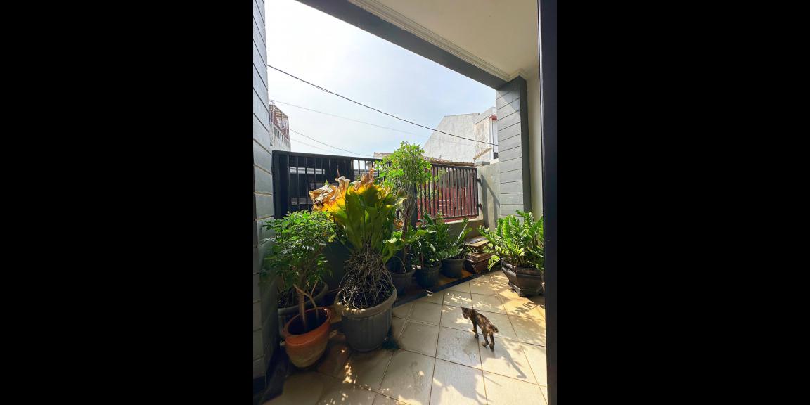 Rumah second 2lantai di Jati Rahayu Pondok Gede Bekasi  Rumah second 2lantai di Jati Rahayu Pondok Gede Bekasi