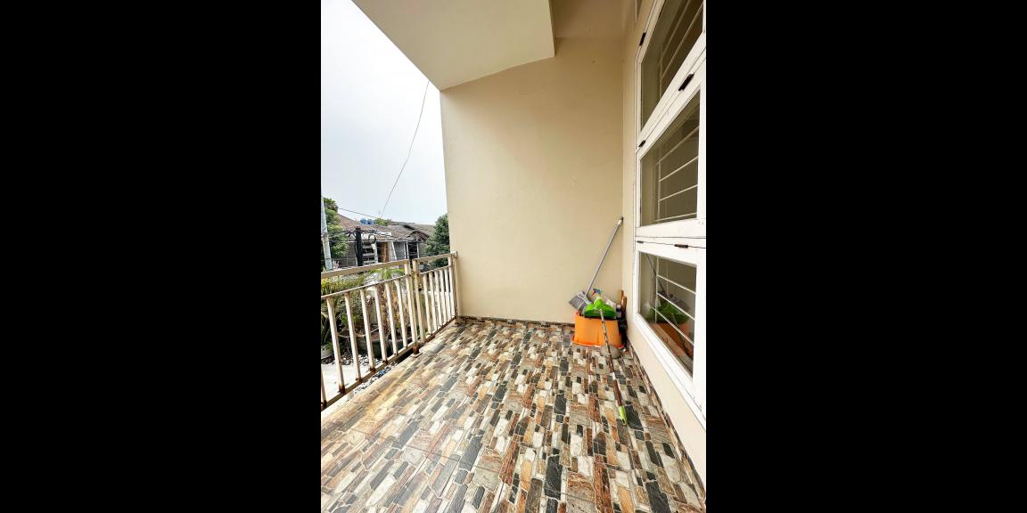 Rumah second terawat komplek Pondok Kelapa Duren Sawit Jakarta Timur Rumah second terawat komplek Pondok Kelapa Duren Sawit Jakarta Timur