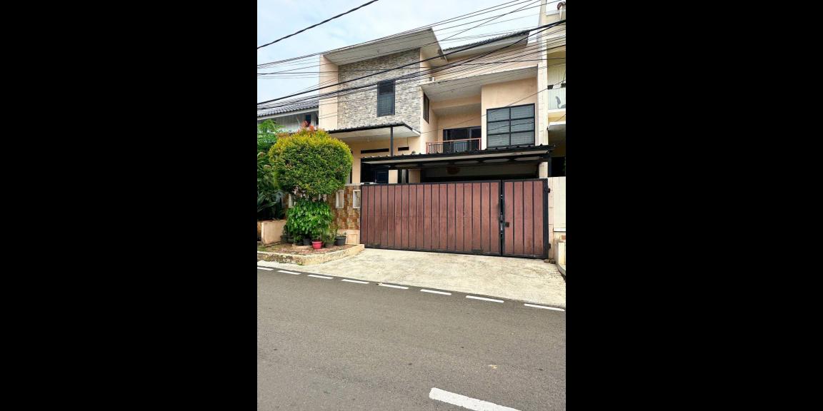 Rumah second tanah luas di Pondok Kelapa Duren Sawit Jakarta Timur Rumah second tanah luas di Pondok Kelapa Duren Sawit Jakarta Timur
