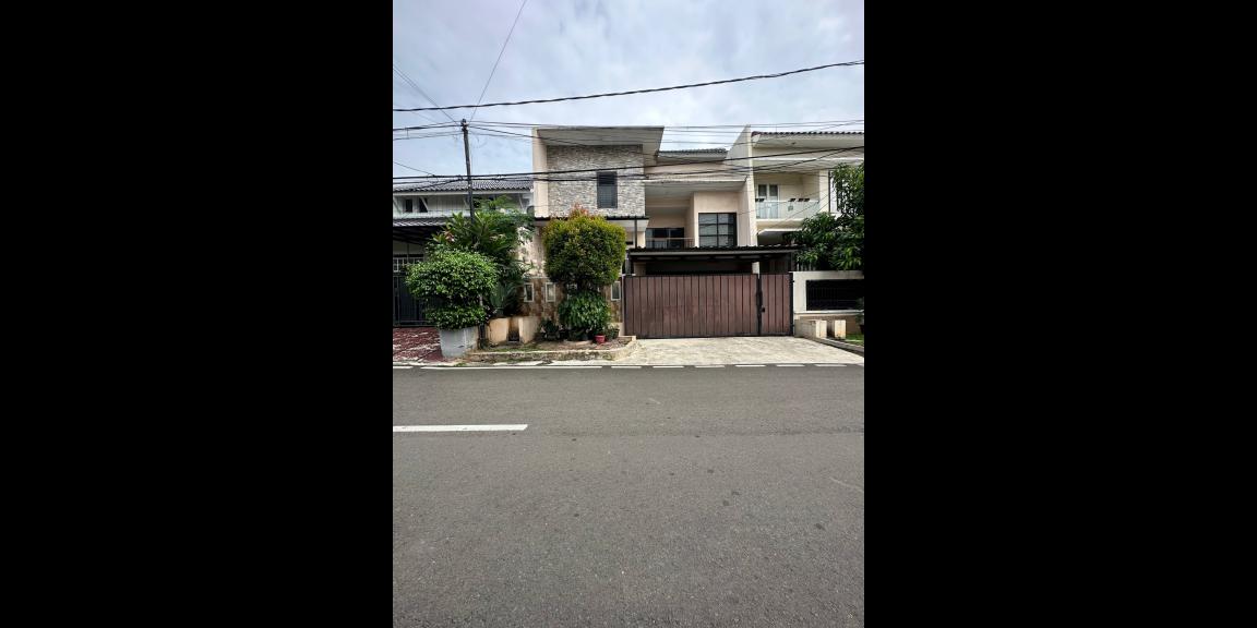Rumah second tanah luas di Pondok Kelapa Duren Sawit Jakarta Timur Rumah second tanah luas di Pondok Kelapa Duren Sawit Jakarta Timur