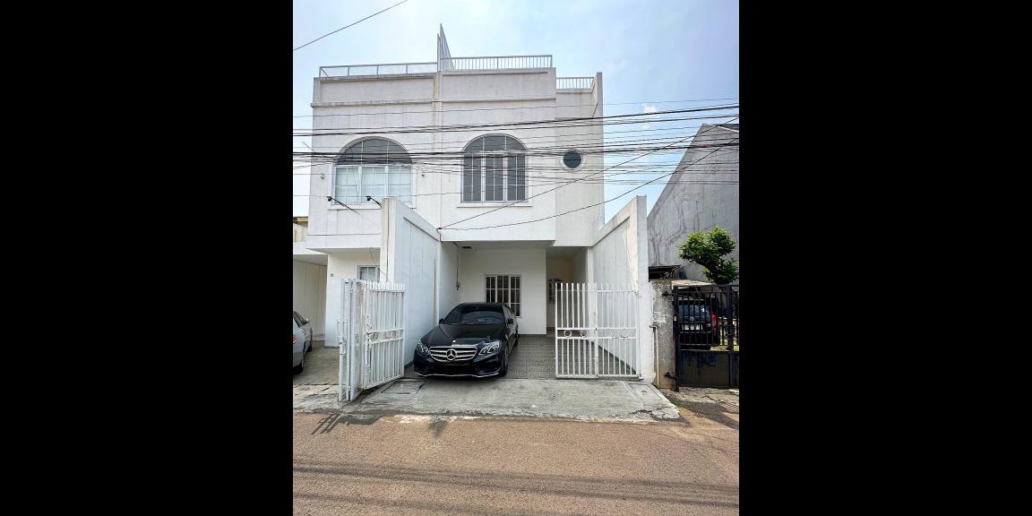 Rumah baru 2lantai plus rooftop di Ceger Cipayung Jakarta Timur Rumah baru 2lantai plus rooftop di Ceger Cipayung Jakarta Timur
