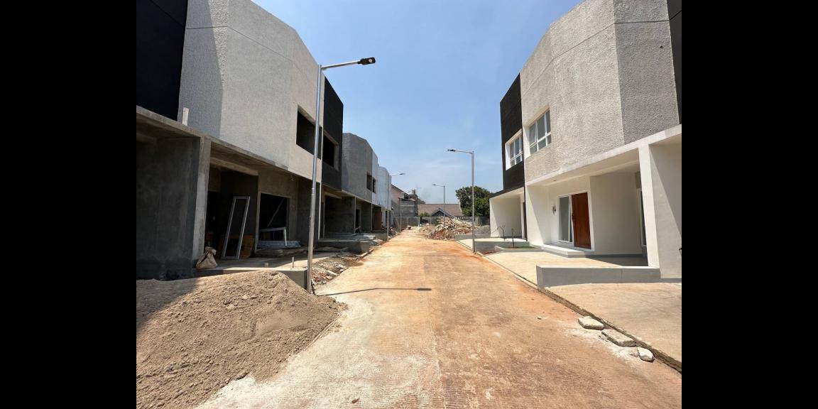 Rumah strategis 2,5lt rooftop di Pondok Melati Bekasi Rumah strategis 2,5lt rooftop di Pondok Melati Bekasi