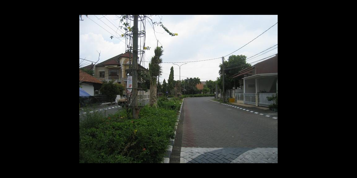 Rumah Terawat Siaphuni SHM di Perumahan Babatan Pratama, Surabaya Rumah Terawat Siaphuni SHM di Perumahan Babatan Pratama, Surabaya