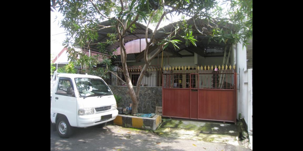 Jual Rumah Depan Taman di Babatan Mukti, Surabaya Jual Rumah Depan Taman di Babatan Mukti, Surabaya