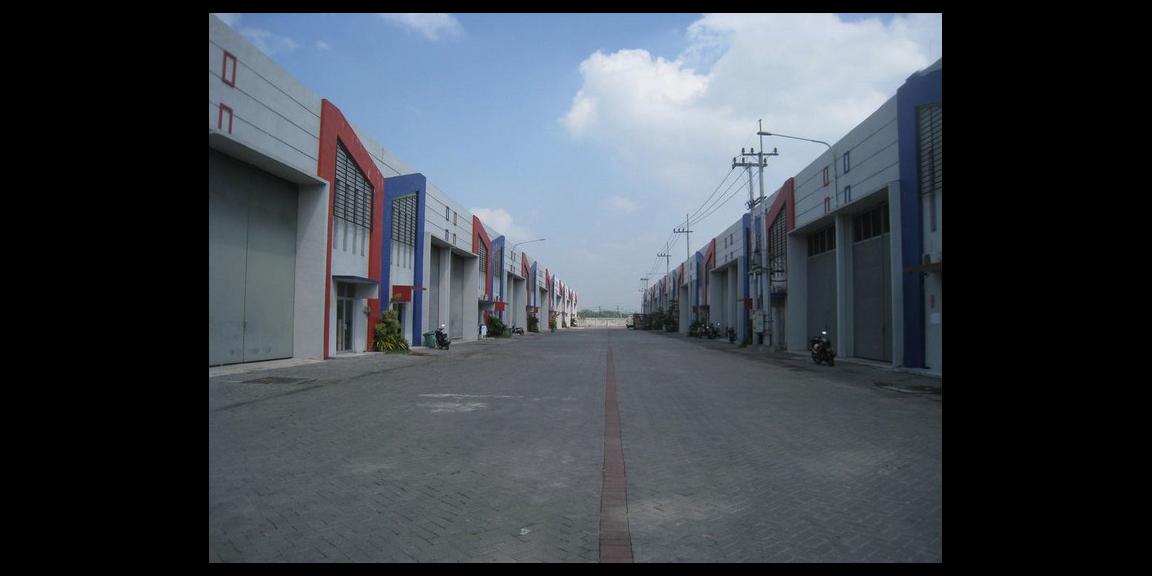 Gudang Penyimpanan dan Distribusi Legundi Bizpark, Driyorejo, Gresik. Gudang Penyimpanan dan Distribusi Legundi Bizpark, Driyorejo, Gresik.