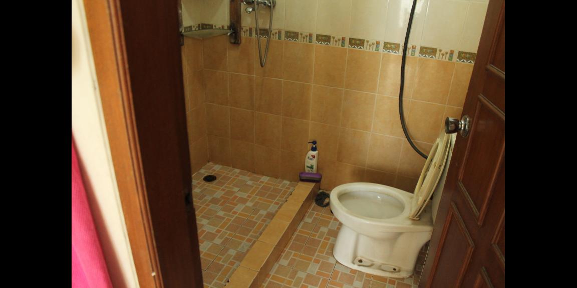 Dijual rumah BU Hoek 2 lantai tanpa perantara Dijual rumah BU Hoek 2 lantai tanpa perantara