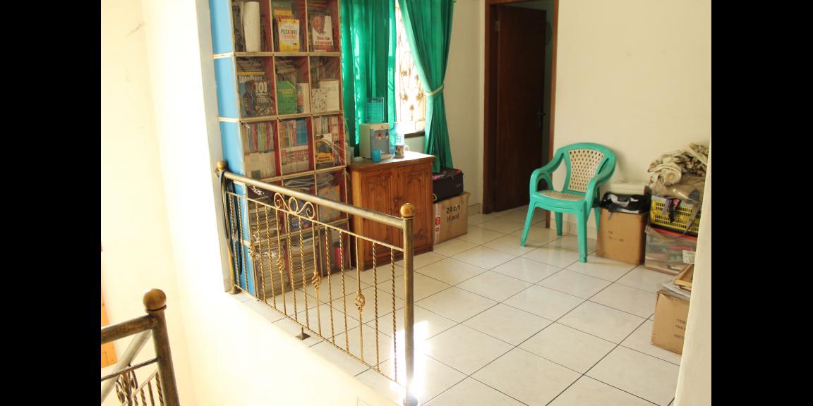 Dijual rumah BU Hoek 2 lantai tanpa perantara Dijual rumah BU Hoek 2 lantai tanpa perantara