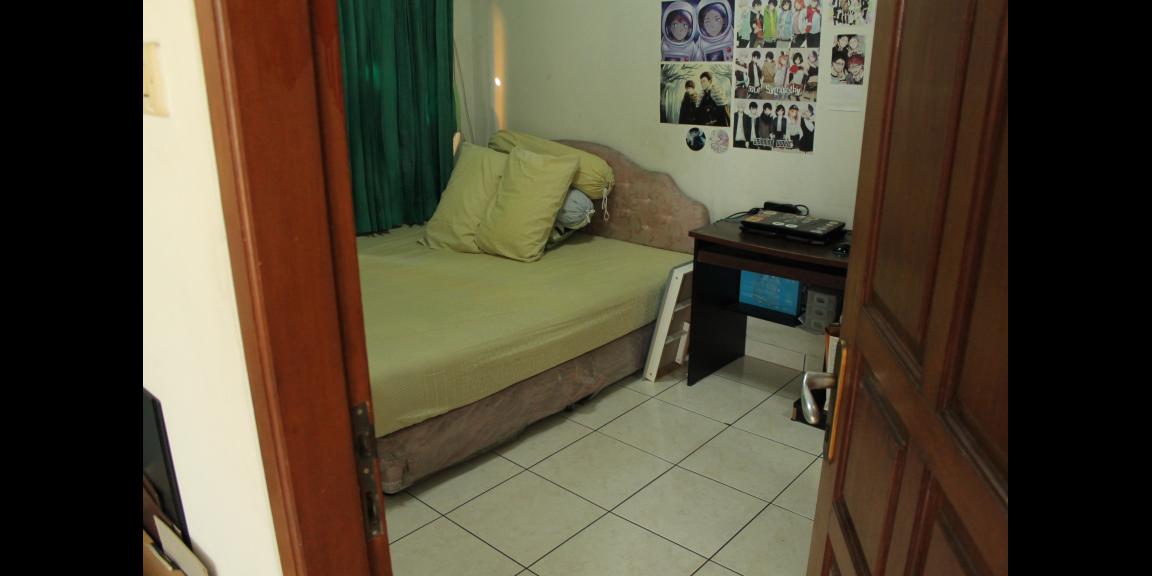 Dijual rumah BU Hoek 2 lantai tanpa perantara Dijual rumah BU Hoek 2 lantai tanpa perantara