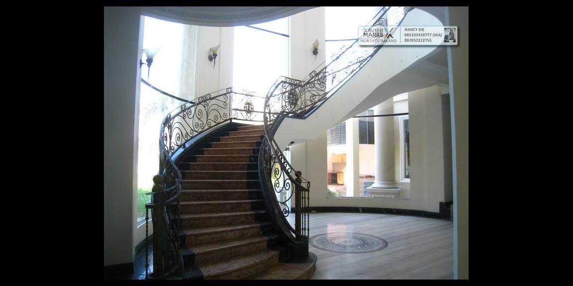 RUMAH DIJUAL @ Raya Bukit Golf Utama Citraland Surabaya - Prestigious Family Home RUMAH DIJUAL @ Raya Bukit Golf Utama Citraland Surabaya - Prestigious Family Home